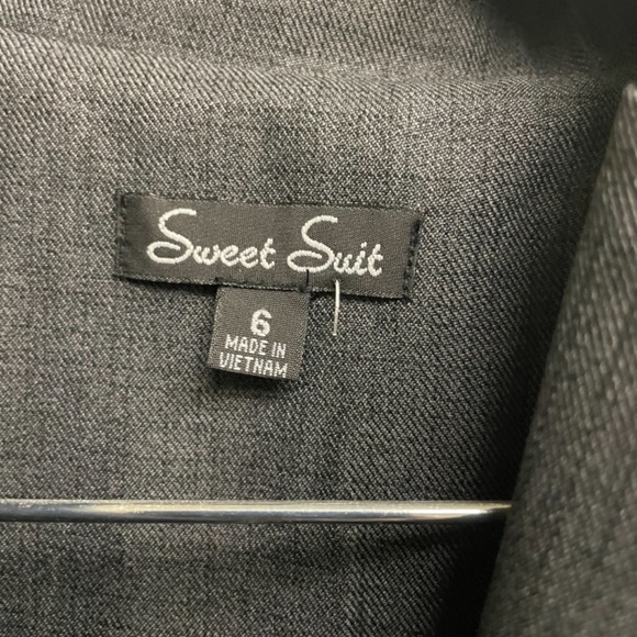 SUITE - Picture 5 of 5